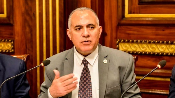 وزير الري: 10 آلاف جنيه غرامة إلقاء المخلفات بالترع