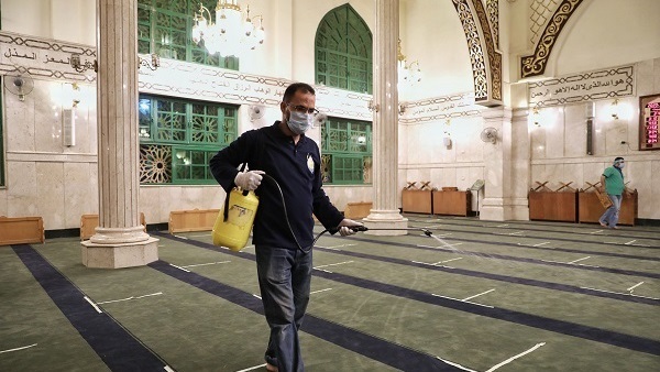 الأوقاف تواصل حملتها لنظافة وتعقيم المساجد بجميع المحافظات