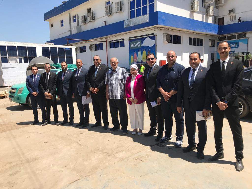 لجنة الأمن الغذائي بتنسيقية شباب الأحزاب:يزورمصانع شركة “هيلثي” بقرية التلين مركز منيا القمح