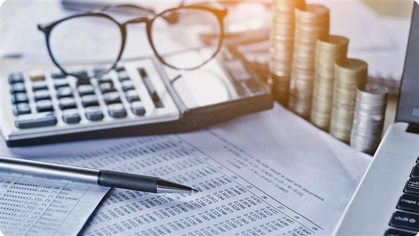 الحكومة تستعد لمرحلة ما بعد صندوق النقد بخطة لتعزيز الإيرادات وخفض الدين