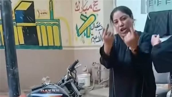 هاخليه يطلقك.. القبض على صاحبة فيديو الأعمال