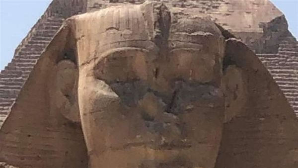 عيون أبو الهول تثير غضب المصريين…بسبب نومه