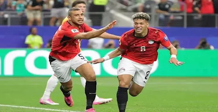 إمام عاشور يتصدر اللاعبين المصريين في تصنيف كأس العالم