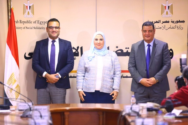 القباج تشهد توقيع بروتوكولى تعاون مع بنك الطعام المصرى