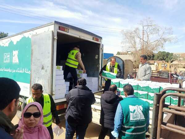 “مصر الخير” تكثف توزيع المواد الغذائية للمستحقين فى عمق مصر وصولا للواحات البحرية