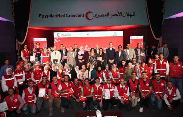 القباج تكرم المتطوعين المشاركين في جهود الإغاثة الدولية علي الحدود الأوكرانية البولندية