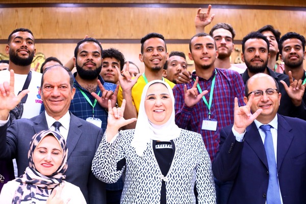 التضامن تشارك “آل قرة “و “سيكو تكنولوجي ” بتخريج دفعة من ذوي الإعاقة السمعية ببرنامج التلمذة المهنية