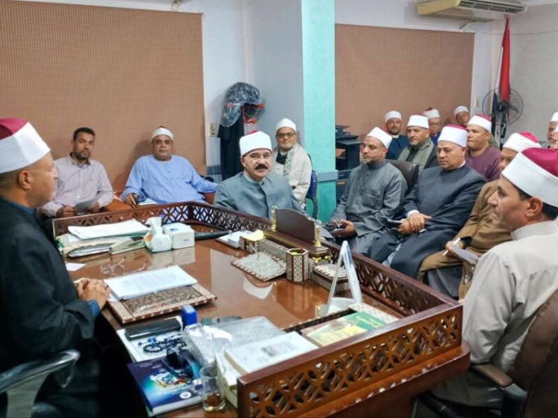 د. محمد حامد وكيل وزارة الأوقاف بالشرقية يجتمع بمديرى الإدارات الفرعية ويصدر تعليمات مشددة للعاملين بالمساجد