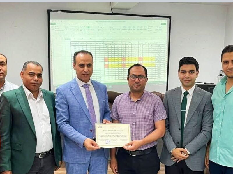 وكيل وزارة الصحة يكرم رئيس قسم الأسنان بمستشفى بلبيس المركزي لحصوله على المركز الأول العلاج التحفظي