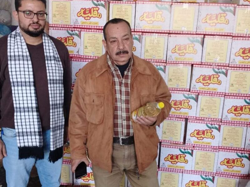 الرقابة التموينية بالشرقية تصادر ٥ طن زيت و٧٠٠ ك مكرونة و١٨٥ سكر بمخزن تاجر بالمنير بمشتول السوق