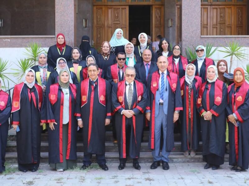 كلية الصيدلة بجامعة الزقازيق تحتفل بتخريج الدفعة الأولى من برنامج Pharm D ضمن حفل تخريج الدفعة 46