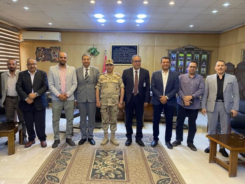 عميد طب الزقازيق يستقبل المستشار العسكري لمحافظة الشرقية للاطمئنان على الخدمات الطبية المقدمة داخل المستشفيات الجامعية