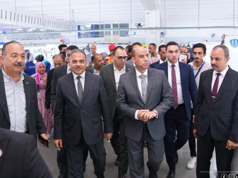 وزير العمل و محافظ الشرقية يتفقدان مصنع “هاندا إيجيبت للمنسوجات” بمدينة بلبيس