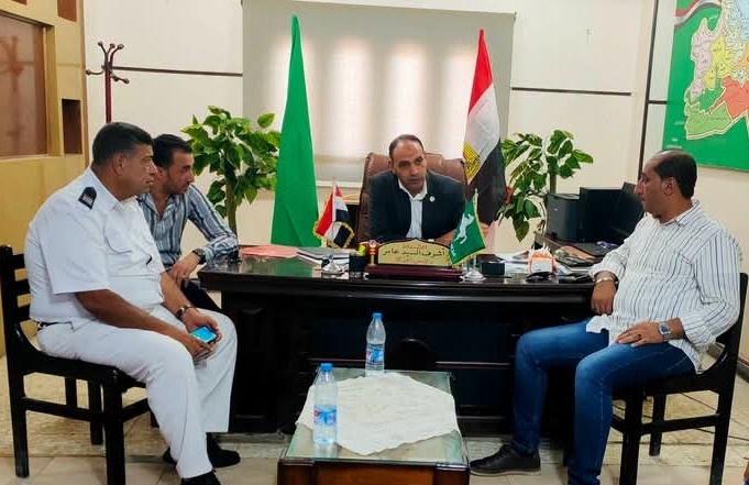 رئيس مدينة بلبيس يعقد اجتماعًا موسعًا لمتابعة ملف الإشغالات والتصدي للمخالفات فور رصدها