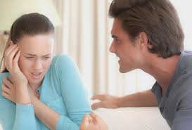 تخلع زوجها لأخذه طبق من «النيش»