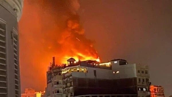 حريق هائل بفندق في طنطا (صور)