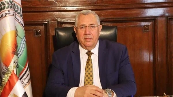 عاجل….وزير الزراعة يكشف حقيقة انتشار بطيخ فاسد في الأسواق