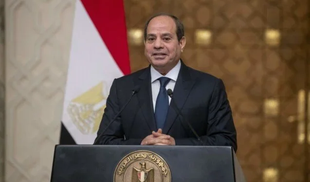 الرئيس السيسي يهنئ الشعب المصري والأمتين العربية والإسلامية بعيد الأضحى المبارك