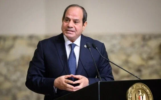الرئيس السيسي يشارك قادة القوات المسلحة وكبار المسؤولين إفطار عيد الاضحى بمقر القيادة الاستراتيجية