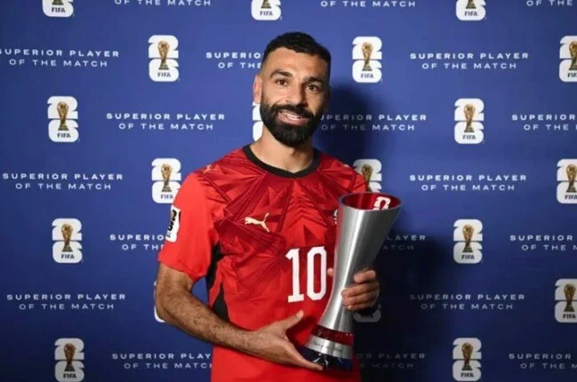 محمد صلاح يتوج بجائزة أفضل لاعب في مباراة مصر وأستراليا