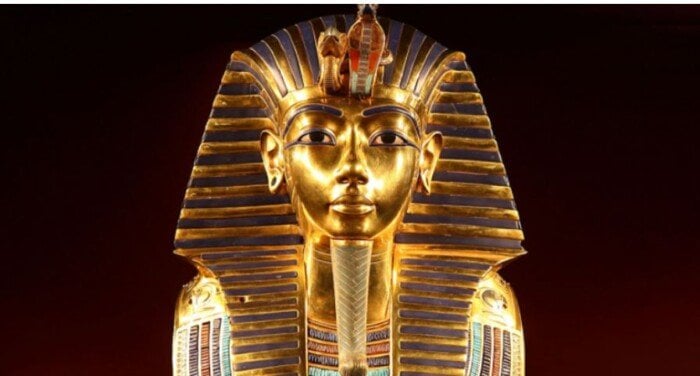 زاهي حواس يكشف سر لأول مرة حول حياة ووفاة توت عنخ آمون