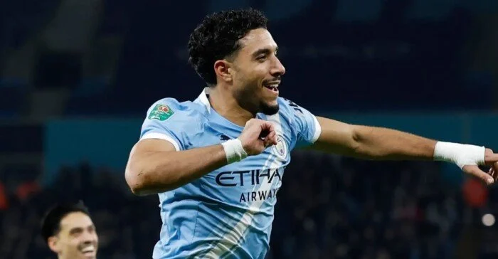 هل ينتقل عمر مرموش إلى برشلونة في الانتقالات الصيفية؟