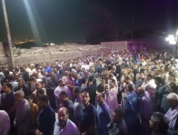 تشييع جثامين 3 شباب من عزبة حنا مركز أبو حماد إثر تصادم سيارتين