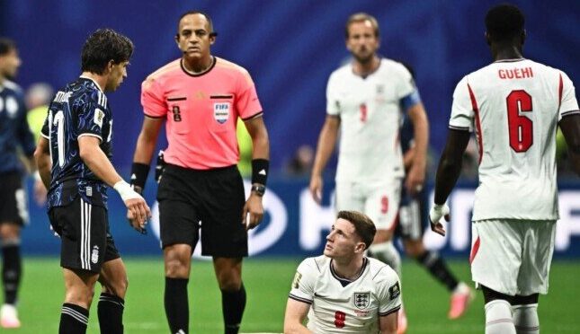 كين ينتقد حكم مباراة إنجلترا والأرجنتين في كأس العالم: سمح بالتدخلات العنيفة منذ البداية