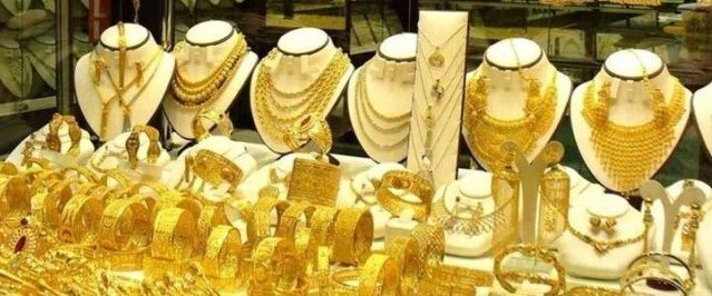 سعر الذهب اليوم الإثنين 19 فبراير 2024.. وهذا سعر عيار 21 الآن