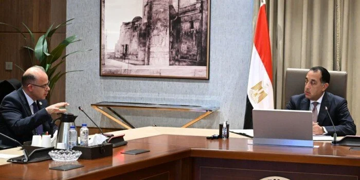 رئيس الوزراء يتابع خطة التوسّع في طرح الشركات الحكومية بالبورصة خلال العام المقبل