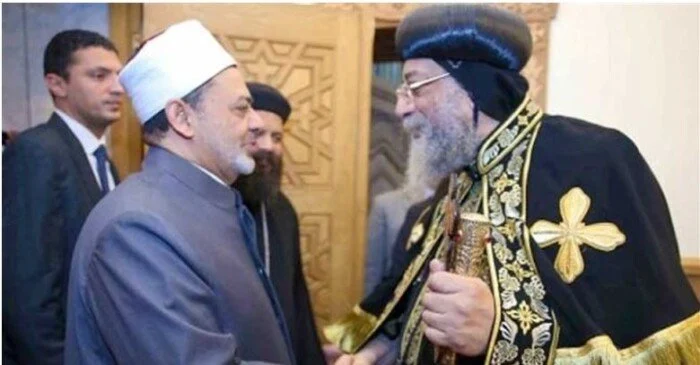 هاتفيًّا.. البابا تواضروس يهنئ شيخ الأزهر بمناسبة قرب عيد الأضحى المبارك