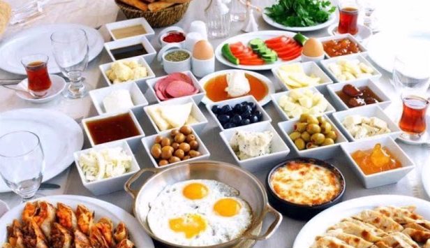 ا د / علاء خليل…. دعوة  إفطار صباحي  الي “ا د عاطف حسين” رئيس جامعةالزقازيق