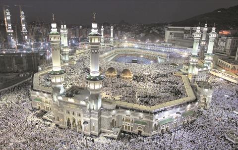 السعودية تتيحُ تأديةَ العمرة للقادمين إلى المملكة بجميع أنواع التأشيرات