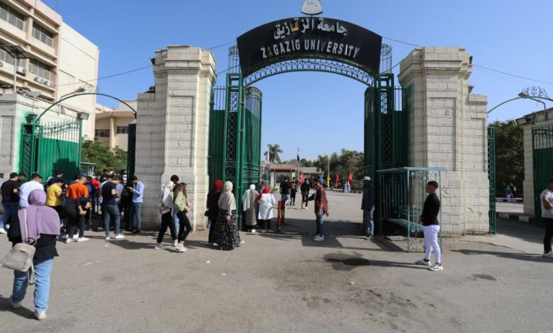 طلاب علوم الزقازيق ينظمون مسيرة للمطالبة بكشف ملابسات وفاة زميلتهم داخل الكلية