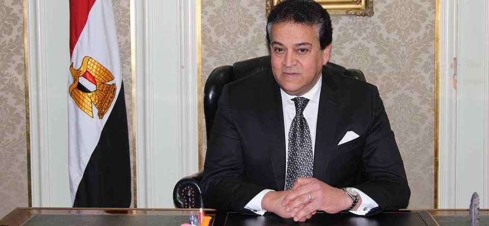 القائم بأعمال وزير الصحة ينعي مشرفة التمريض السيدة سميحة صالح بمستشفى الحسينية