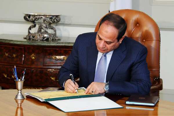 رسميا.. السيسي يصدر قانون الصكوك السيادية لجذب المستثمرين المتعاملين بالصيغ الإسلامية