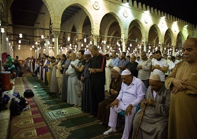 فيديو.. الأوقاف عن غلق المساجد في رمضان: صلاة التراويح سنة وإغاثة الملهوف فرض