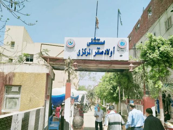 مصرع طفل سقط من أعلى منزل أسرته بدائرة مركز أولاد صقر.